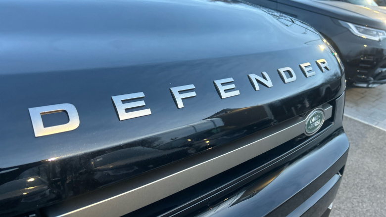 Land Rover Defender 3.0 D250 X-Dynamic HSE 110 5dr Auto Diesel Estate